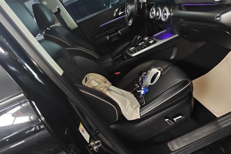 Used Tank 300 2021 City Edition 2.0T—Truly Stylish Right Front Seat