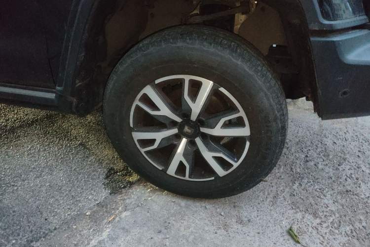 Used Tank 300 2021 City Edition 2.0T—Truly Stylish Right Front Wheel Hub