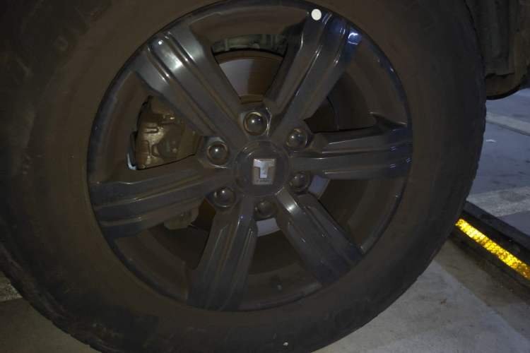 Used Tank 300 2021 City Edition 2.0T—Truly Stylish Right Front Wheel Hub