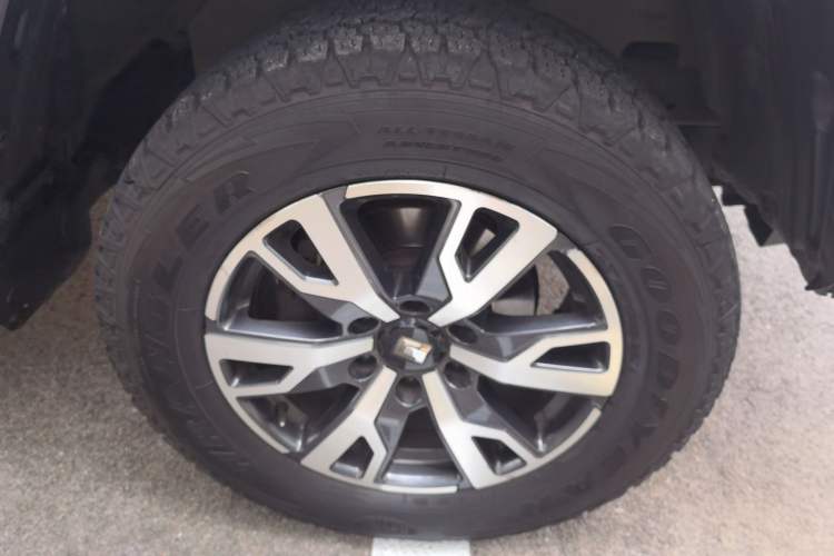 Used Tank 300 2021 City Edition 2.0T—Truly Stylish Right Front Wheel Hub