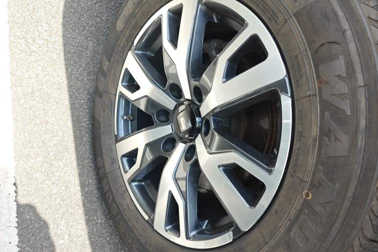 Used Tank 300 2021 City Edition 2.0T—Truly Stylish Right Front Wheel Hub