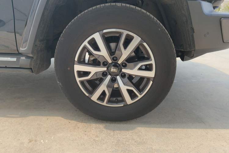 Used Tank 300 2021 City Edition 2.0T—Truly Stylish Right Front Wheel Hub