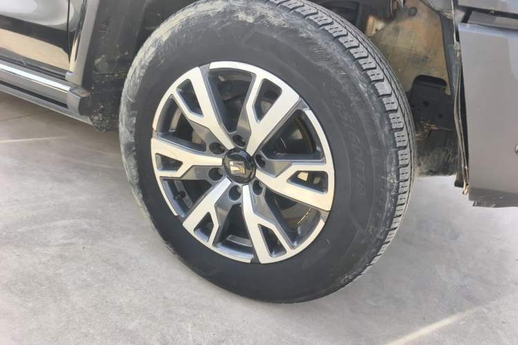 Used Tank 300 2021 City Edition 2.0T—Truly Stylish Right Front Wheel Hub