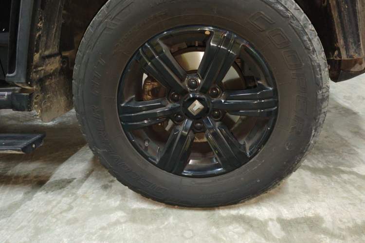 Used Tank 300 2021 City Edition 2.0T—Truly Stylish Right Front Wheel Hub