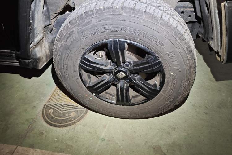 Used Tank 300 2021 City Edition 2.0T—Truly Stylish Right Front Wheel Hub