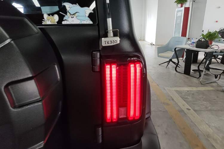 Used Tank 300 2021 Off-Road Edition 2.0T Challenger Right Rear Taillight