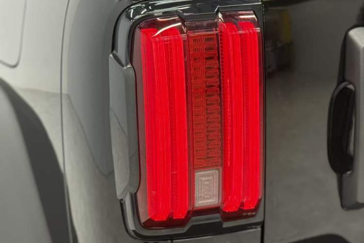 Used Tank 300 2021 Off-Road Edition 2.0T Challenger Right Rear Taillight