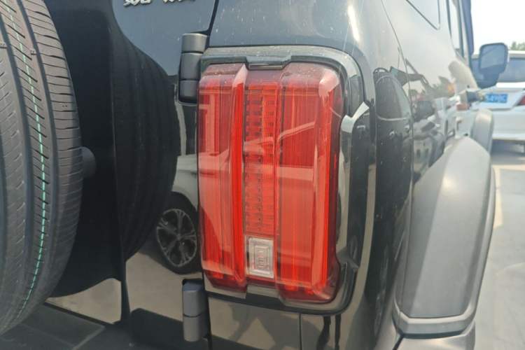 Used Tank 300 2021 Off-Road Edition 2.0T Challenger Right Rear Taillight