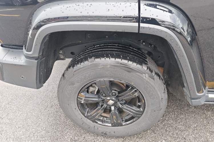 Used Tank 300 2021 City Edition 2.0T—Truly Stylish Right Rear Wheel Hub