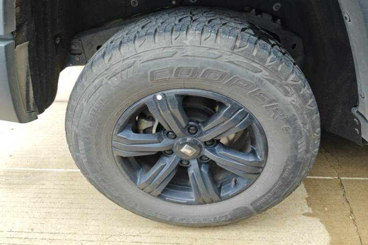Used Tank 300 2021 City Edition 2.0T—Truly Stylish Right Rear Wheel Hub