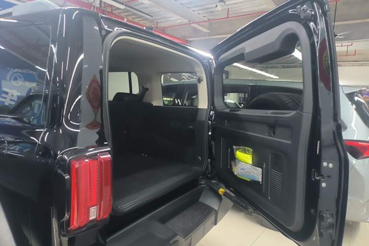 Used Tank 300 2021 Off-Road Edition 2.0T Conqueror Trunk