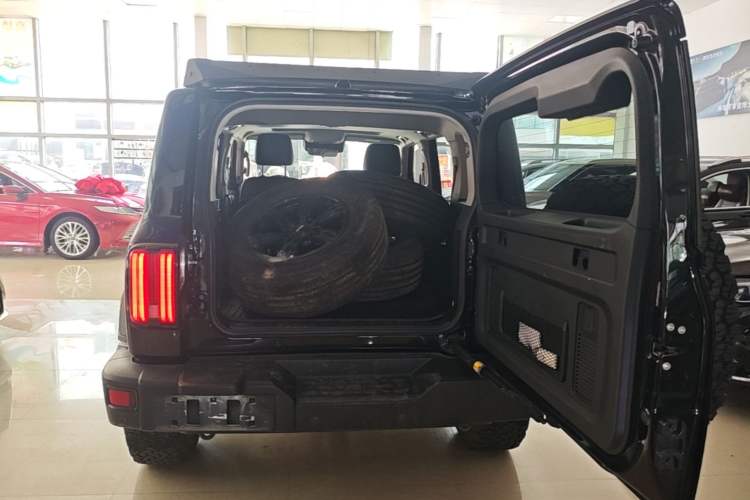 Used Tank 300 2021 Off-Road Edition 2.0T Conqueror Trunk