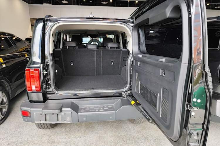 Used Tank 300 2021 Off-Road Edition 2.0T Conqueror Trunk