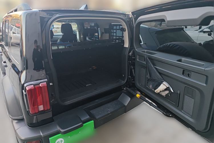 Used Tank 300 2021 Off-Road Edition 2.0T Conqueror Trunk