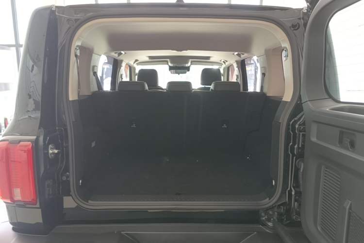 Used Tank 300 2021 Off-Road Edition 2.0T Conqueror Trunk