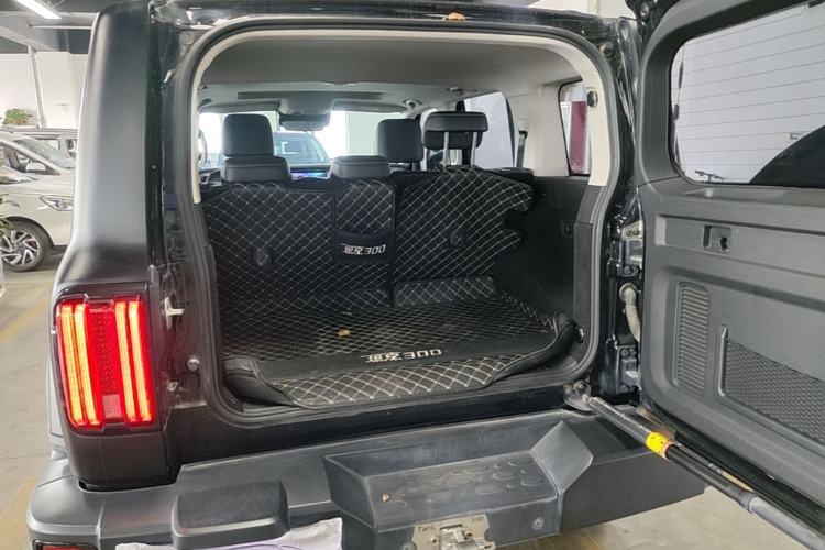Used Tank 300 2021 Off-Road Edition 2.0T Challenger Trunk