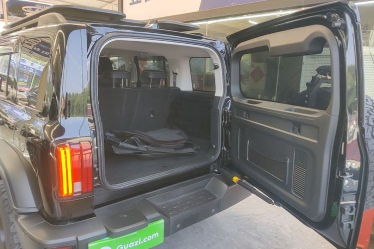 Used Tank 300 2021 Off-Road Edition 2.0T Conqueror Trunk
