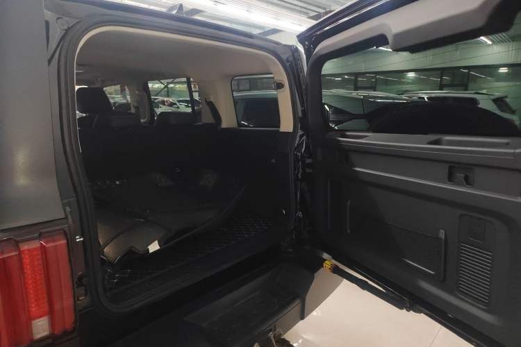 Used Tank 300 2021 Off-Road Edition 2.0T Conqueror Trunk