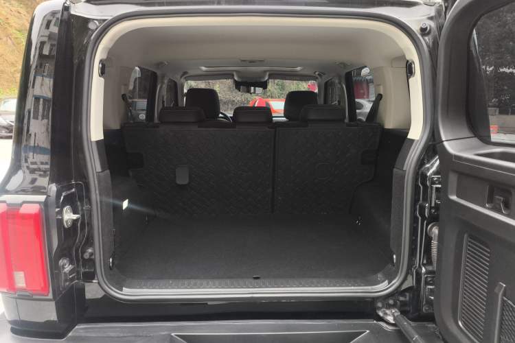 Used Tank 300 2021 Off-Road Edition 2.0T Challenger Trunk