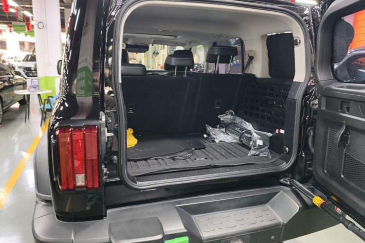 Used Tank 300 2021 Off-Road Edition 2.0T Conqueror Trunk