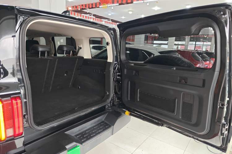 Used Tank 300 2021 Off-Road Edition 2.0T Conqueror Trunk