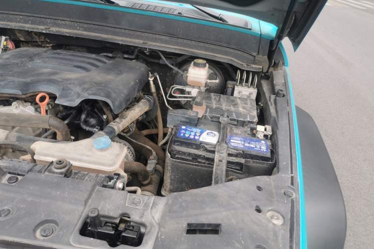 Used Tank 300 2021 Off-Road Edition 2.0T Conqueror Engine Bay Left