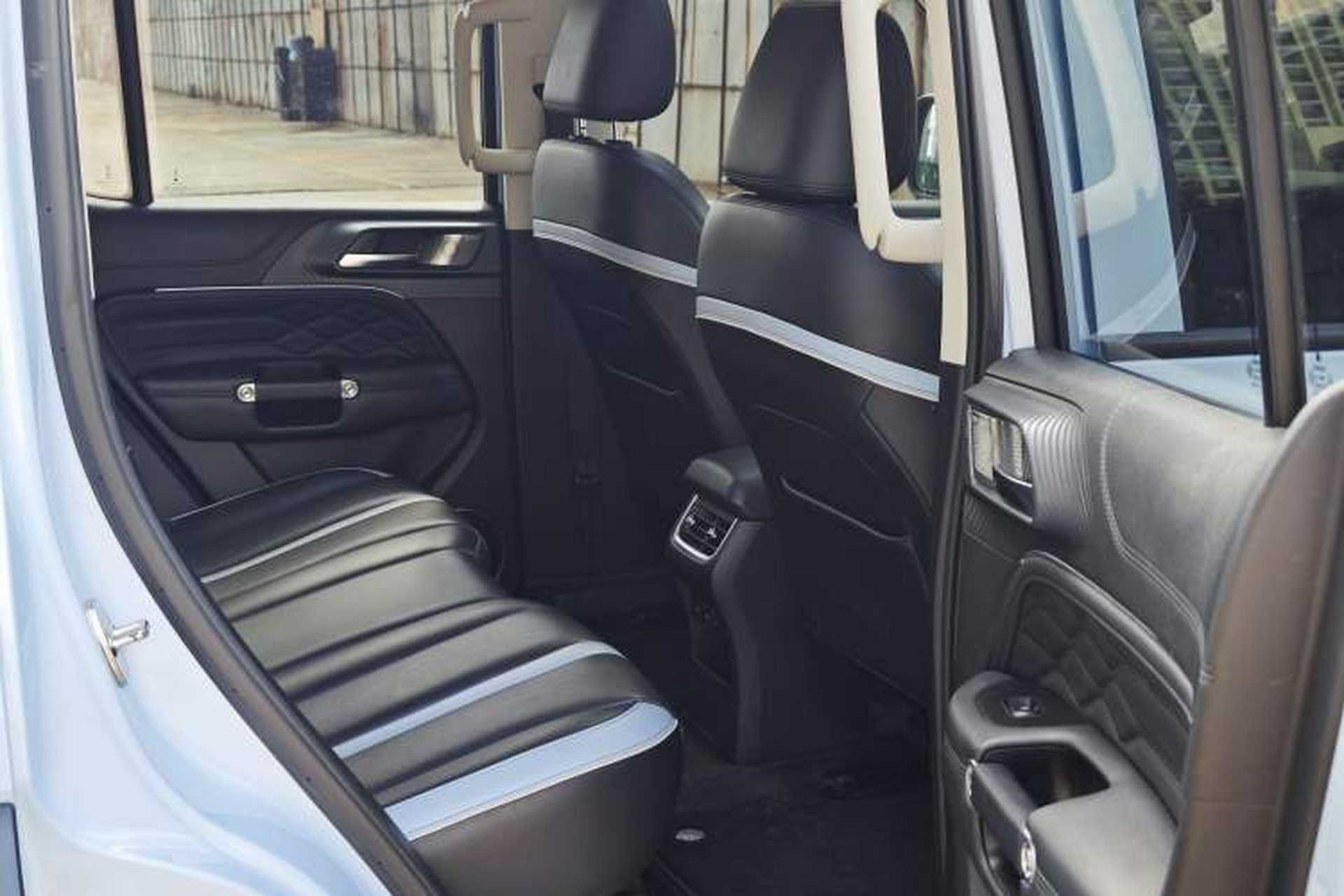 Used Tank 300 2021 2.0T Monet Tribute Limited Edition Interior 3