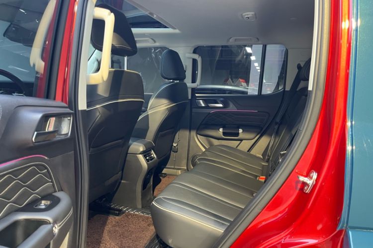 Used Tank 300 2021 City Edition 2.0T—Truly Stylish Interior 4