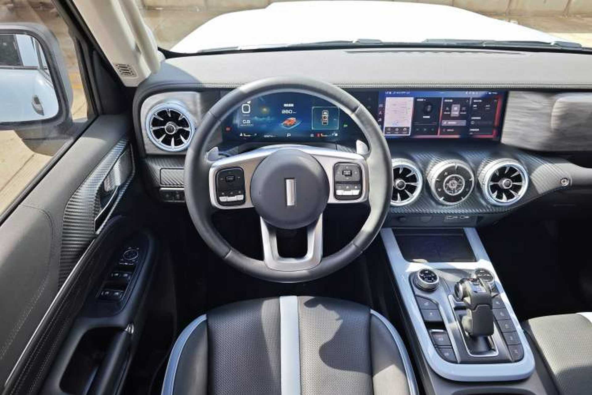 Used Tank 300 2021 2.0T Monet Tribute Limited Edition Interior 7