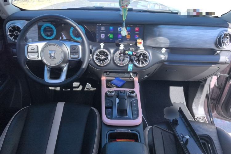 Used Tank 300 2021 City Edition 2.0T—Truly Stylish Center Console