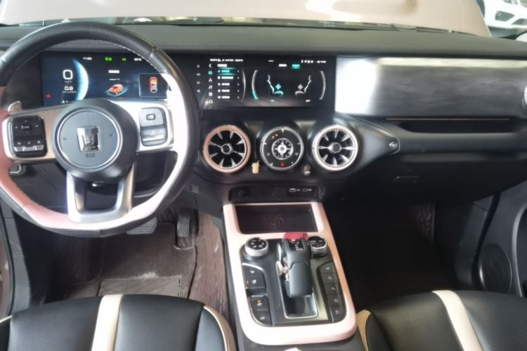Used Tank 300 2021 City Edition 2.0T—Truly Stylish Center Console