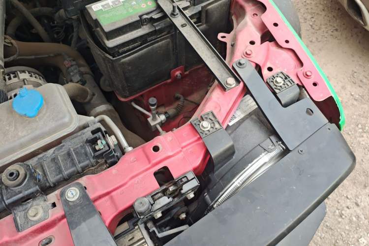 Used Tank 300 2021 Off-Road Edition 2.0T Conqueror Engine Bay Left