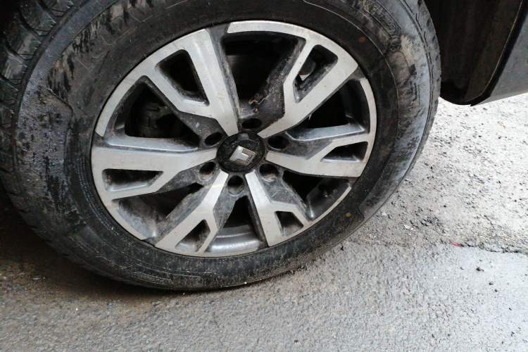 Used Tank 300 2021 City Edition 2.0T—Truly Stylish Right Front Wheel Hub