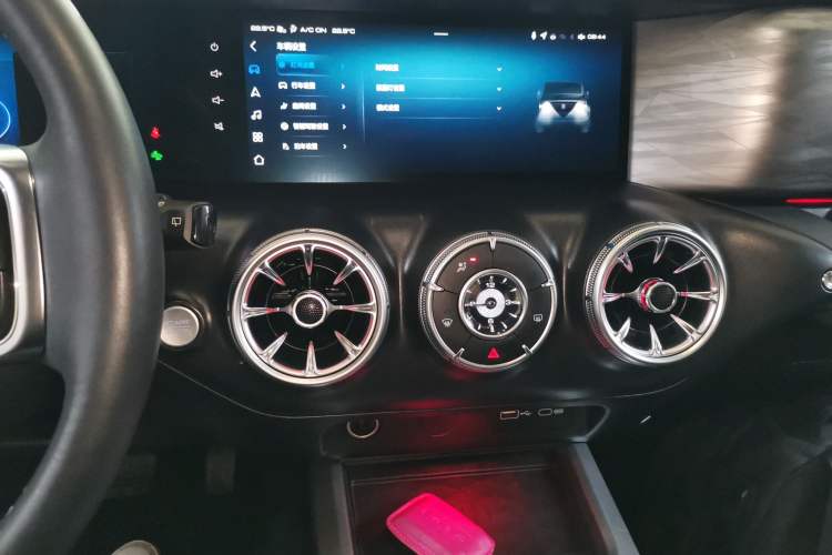 Used Tank 300 2021 City Edition 2.0T—Truly Stylish Audio And AC Panel