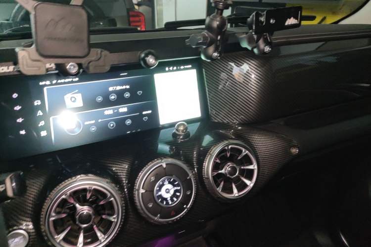 Used Tank 300 2021 Off-Road Edition 2.0T Conqueror Audio And AC Panel