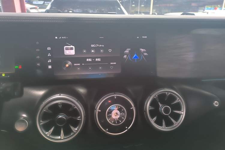 Used Tank 300 2021 Off-Road Edition 2.0T Challenger Audio And AC Panel