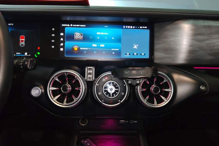 Used Tank 300 2021 City Edition 2.0T—Truly Stylish Audio And AC Panel