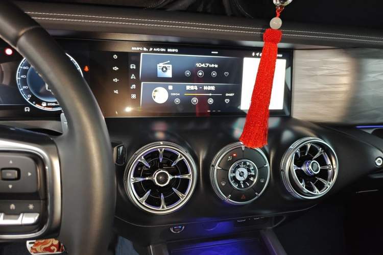 Used Tank 300 2021 City Edition 2.0T—Truly Stylish Audio And AC Panel