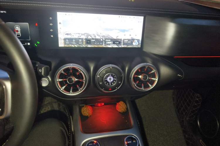 Used Tank 300 2021 City Edition 2.0T—Truly Stylish Audio And AC Panel