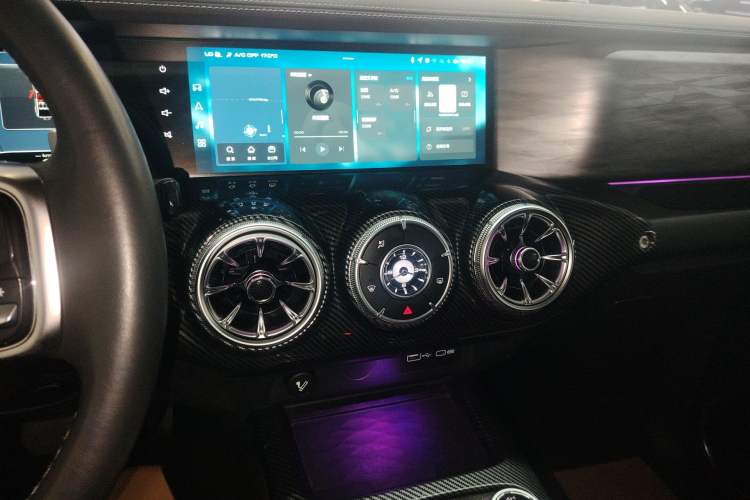 Used Tank 300 2021 Off-Road Edition 2.0T Challenger Audio And AC Panel
