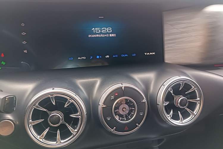 Used Tank 300 2021 City Edition 2.0T—Truly Stylish Audio And AC Panel
