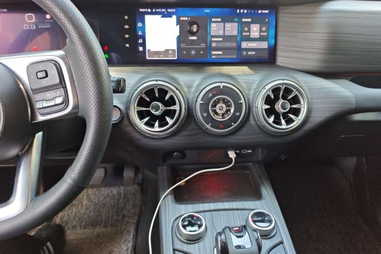Used Tank 300 2021 City Edition 2.0T—Truly Stylish Audio And AC Panel