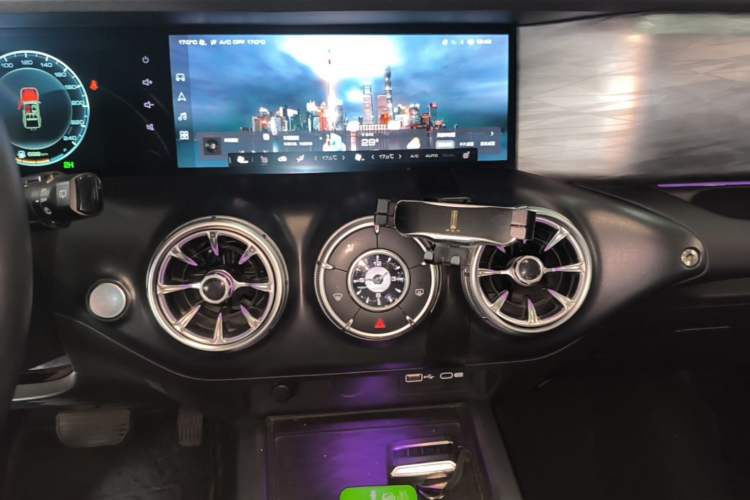 Used Tank 300 2021 Off-Road Edition 2.0T Challenger Audio And AC Panel