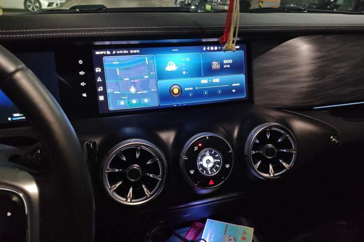 Used Tank 300 2021 City Edition 2.0T—Truly Stylish Audio And AC Panel