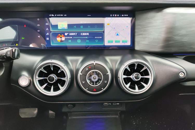Used Tank 300 2021 Off-Road Edition 2.0T Conqueror Audio And AC Panel