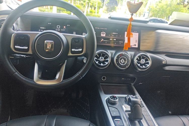 Used Tank 300 2021 City Edition 2.0T—Truly Stylish Center Console