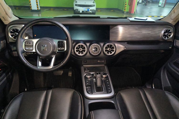 Used Tank 300 2021 City Edition 2.0T—Truly Stylish Center Console