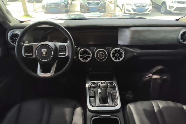 Used Tank 300 2021 City Edition 2.0T—Truly Stylish Center Console