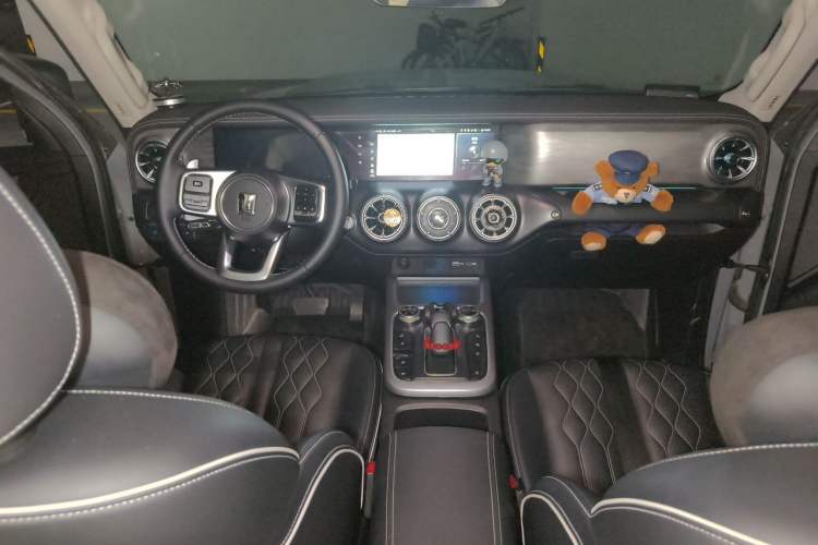 Used Tank 300 2021 Off-Road Edition 2.0T Challenger Center Console