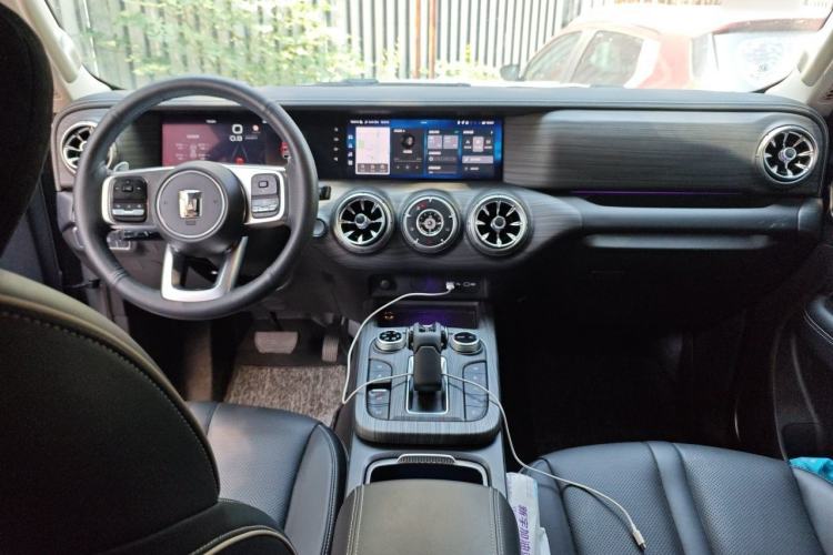 Used Tank 300 2021 City Edition 2.0T—Truly Stylish Center Console